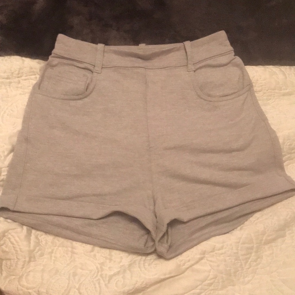 Lululemon shorts in gray. Size 4